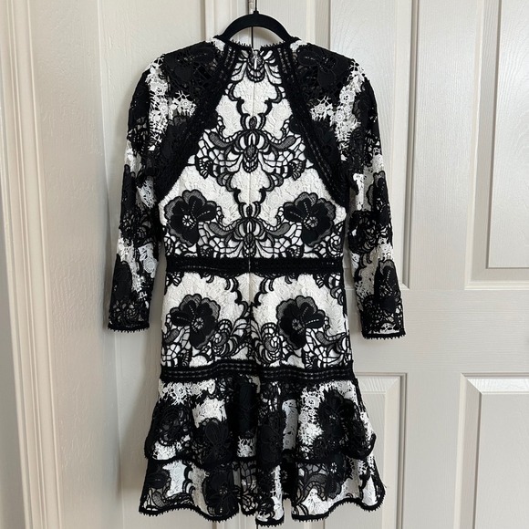 Alexis Sheena Black & White Floral Guipure Lace Tiered Mini Dress M - Picture 4 of 14